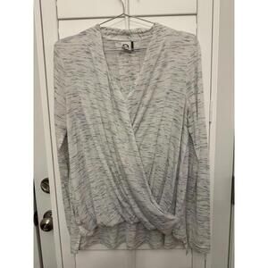 Anthropologie Akemi + Kin‎ white and gray/blue space-dye faux-wrap knit top